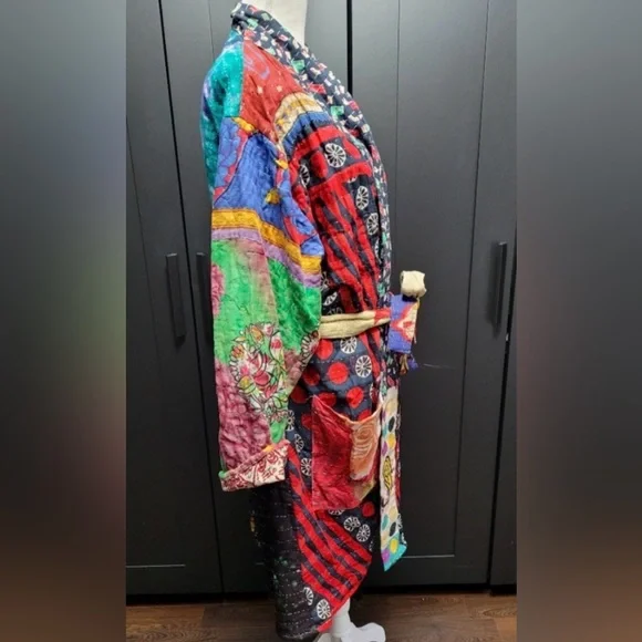 Kantha Bae Robe - Picture 3 of 5